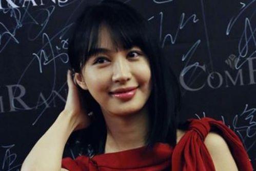 李菲儿杂志采访爆料视频,不为人知的幕后故事与心路历程